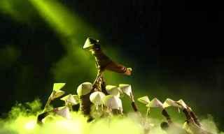 Nghệ sĩ múa hướng về đồng bào miền Trung