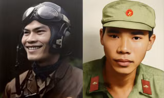 Thân nhân xúc động nhận lại những tư liệu của anh hùng liệt sĩ