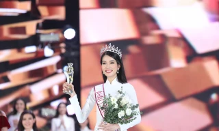 Á hậu 1 Phạm Ngọc Phương Anh đến từ TPHCM