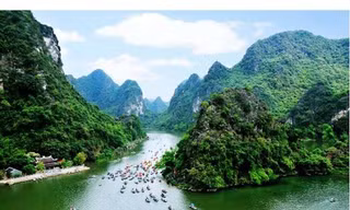 Triển lãm ‘Di sản văn hóa, danh thắng Việt Nam và Sản phẩm thủ công truyền thống’ diễn ra tại Ninh Bình