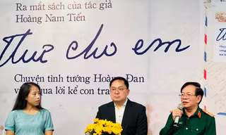 Con trai kể chuyện Thiếu tướng Hoàng Đan đạp xe hơn nghìn km hỏi cưới vợ nhưng bị từ chối