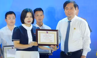 Bế mạc Hội báo Toàn quốc 2025: Báo Tiền Phong nhận giải B Gian trưng bày ấn tượng