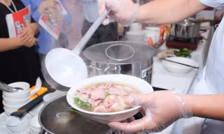 Thiết kế tua ẩm thực phở Việt