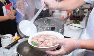 Thiết kế tua ẩm thực phở Việt