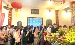 Tháng 7 là mùa vu lan báo hiếu theo đạo Phật. Ảnh: Trọng Tài