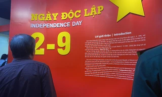 Trưng bày chuyên đề "Ngày độc lập 2/9" khai mạc sáng 18/8. Ảnh: NGUYÊN KHÁNH