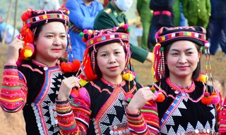 Nghệ thuật làm trang phục của dân tộc Hà Nhì ở Điện Biên