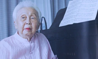 Nhà giáo nhân dân Thái Thị Liên - một thế kỷ bên phím dương cầm