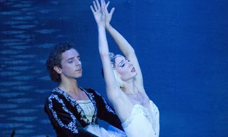 ‘Hồ thiên nga’ tới Nhà hát Hồ Gươm