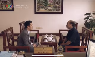 Mai Hồng Vũ chạy tới cửa Trưởng Ban Nội chính