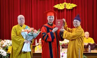 Trao bằng tiến sĩ Phật học đầu tiên của Học viện Phật giáo Việt Nam tại Hà Nội 