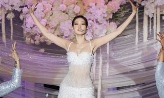 Ồn ào quanh màn sexy dance của Khánh Vân