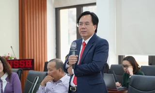 Giữ thói quen đi đâu cũng được tiền hô hậu ủng thì đừng mơ làm ở khối tư nhân