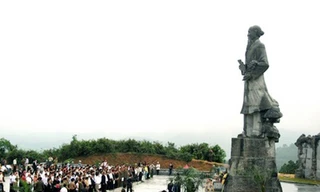 Hai vầng hương khói Nguyên tiêu