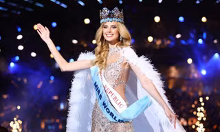 Tân Miss World Krystyna Pyszková: Nhan sắc nổi bật, học vấn cực đỉnh