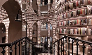 Lạc lối trong nhà sách rộng như mê cung với hơn 80.000 cuốn sách ở Thành Đô