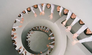 Bộ ảnh kỷ yếu đẹp như phim của hội nữ sinh Thái chứng minh vẻ đẹp nằm ở sự giản dị