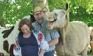 Bộ ảnh thu hút hơn 35 triệu lượt xem: “Viral” nhờ nụ cười bá đạo của nhân vật phụ