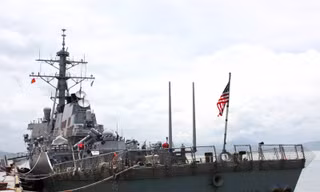 Tàu USS John S. Mc Cain tại cảng Tiên Sa