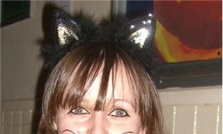 Cô gái nhảy vào chuồng hổ tự sát