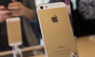 iPhone 5s vàng đã hạ giá tại Việt Nam