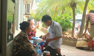 Bi hài chồng chờ vợ đẻ