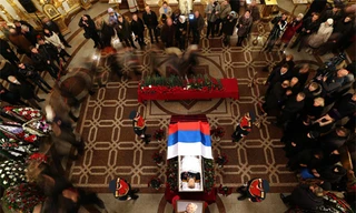 Hàng nghìn người tiễn biệt cha đẻ AK-47