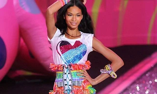 Siêu mẫu Chanel Iman bị ép tăng 8kg để diễn nội y
