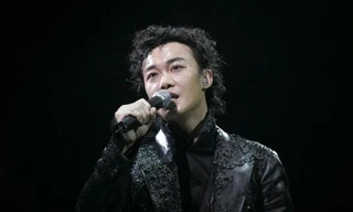 “Ca thần” Trần Dịch Tấn hốt hoảng vì tài khoản ít tiền, netizen nghe xong còn hoảng hơn