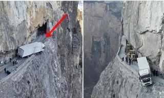 Chỉ vì đi theo ứng dụng chỉ đường, tài xế ở Trung Quốc mắc kẹt xe chênh vênh trên vách núi