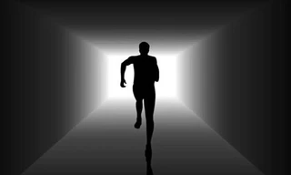 Người này chạy đến gần hay ra xa bạn? Câu trả lời cho biết bạn suy nghĩ như nam hay nữ