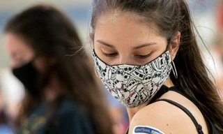 Tranh cãi khi nhiều trường Đại học ở Mỹ yêu cầu SV phải tiêm vắc-xin trước năm học tới