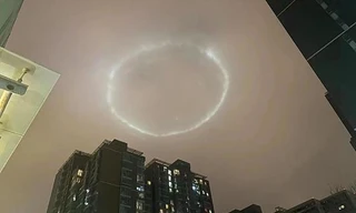 Vòng tròn sáng trên bầu trời Bắc Kinh (Trung Quốc) khiến mọi người lo lắng, sự thật là gì?