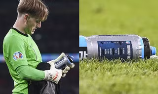 Tại sao thủ môn Jordan Pickford của Anh có chai nước in đầy tên các cầu thủ đội tuyển Ý?