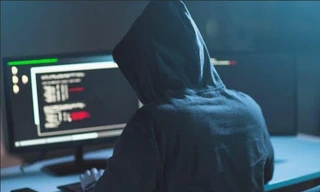 Thiếu niên 16 tuổi cầm đầu nhóm tin tặc triệu đô, bố mẹ bảo: “Tưởng cháu chỉ chơi điện tử”