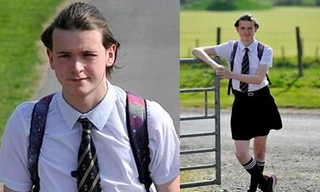 Không được vào lớp vì mặc quần soóc, nam sinh mượn luôn váy của em gái mặc đi học