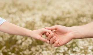 Tình yêu bất diệt: Cụ ông 80 tuổi ở Úc “giải cứu” người yêu 84 tuổi, bỏ trốn hàng nghìn km