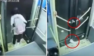 Mắc chân vào cửa xe buýt, nữ sinh bị kéo lê trên đường một đoạn dài, kết quả rất bất ngờ