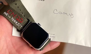 Một người Mỹ làm mất đồng hồ Apple ở sân bay Dubai, không tin nổi những gì diễn ra sau đó