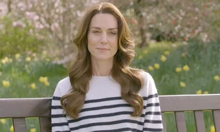 Công nương Kate đang phải trải qua hóa trị, chính thức nói rõ về tình trạng của mình