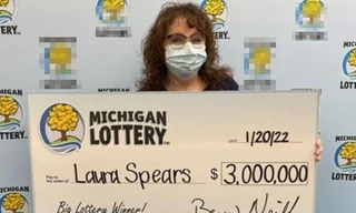 Mở mục “Thư rác” để tìm mail của người quen, một phụ nữ phát hiện mình trúng số 68 tỷ đồng