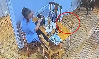 Chiếc ghế tự xê dịch trong một quán ăn ở xứ Wales: Chủ quán lo sợ, dân mạng nói gì?
