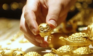 Vàng 'vẫn dễ bị tổn thương'