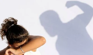 Chán nản vì chồng vừa gia trưởng lại vũ phu