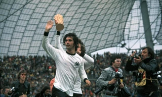 Gerd Muller mất ngủ vì thầy bói “phán” thua chung kết World Cup