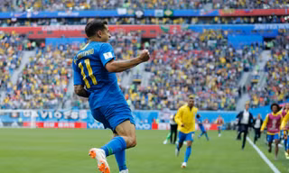 Coutinho khiến Neymar lu mờ