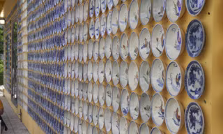 Chiêm ngưỡng ngôi nhà 2 tầng ở Cần Thơ phủ kín hàng nghìn món đồ cổ 