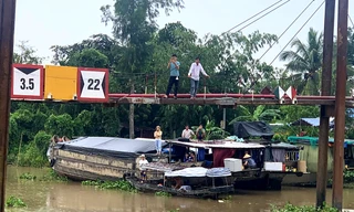 Ghe chở 60 tấn gạo chìm trong đêm, thiệt hại hơn nửa tỉ đồng