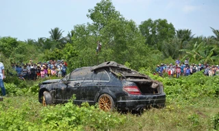 Xác định nguyên nhân tử vong của 3 người trong xe Mercedes dưới kênh