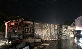 Va chạm liên hoàn trên quốc lộ 1, 1 người chết, 19 người bị thương